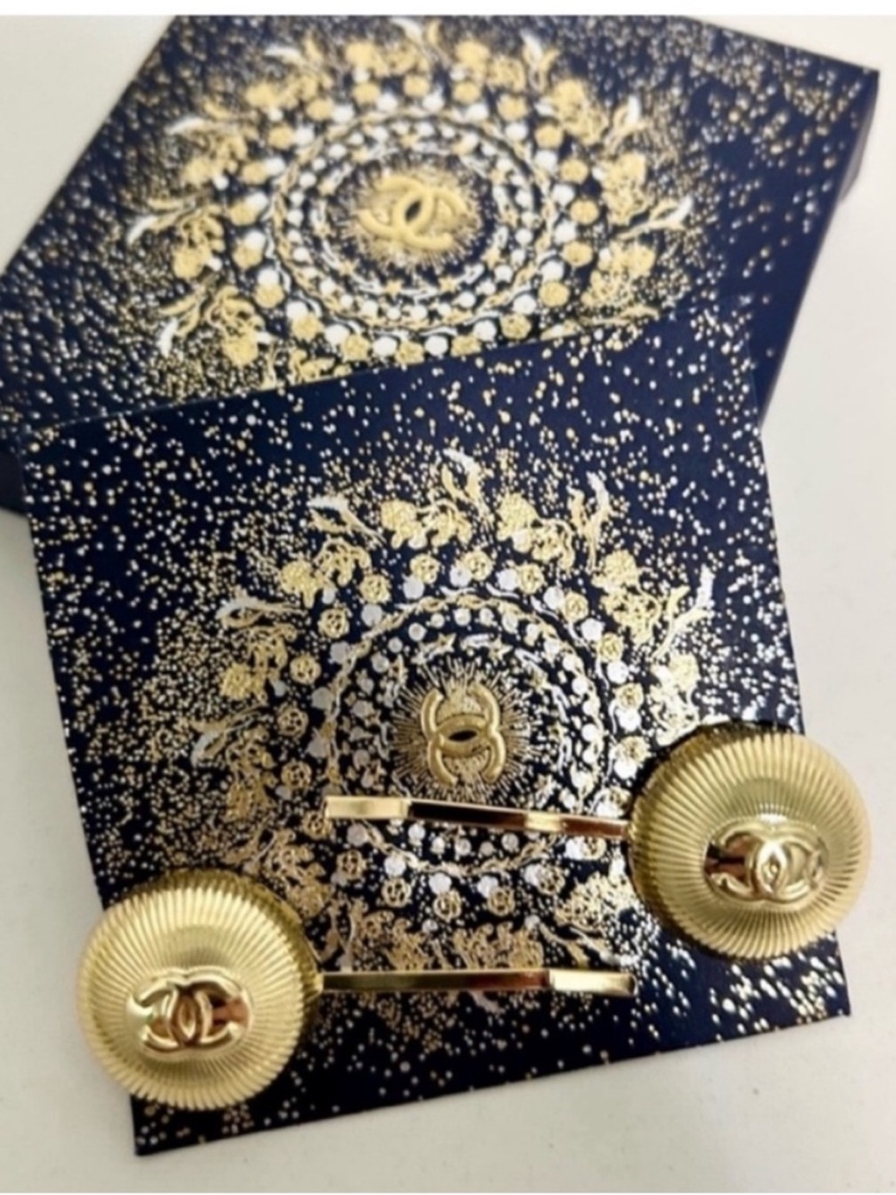 Chanel beauty gift clips set